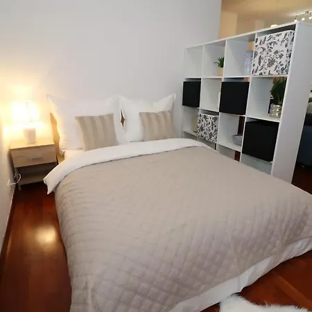 Appartement Charming For 8 - Old Town