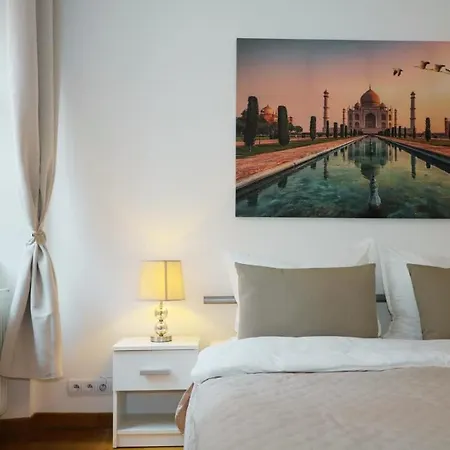 Appartement Charming For 8 - Old Town Bratislava